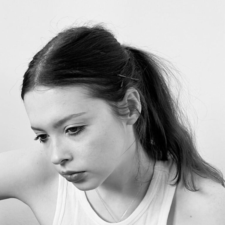 Emma Lynne – Exist Lyrics