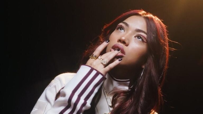 LUANA (ARG) – Tarde Pa’ Regresar (part. KENNYY) (Letra & Video)