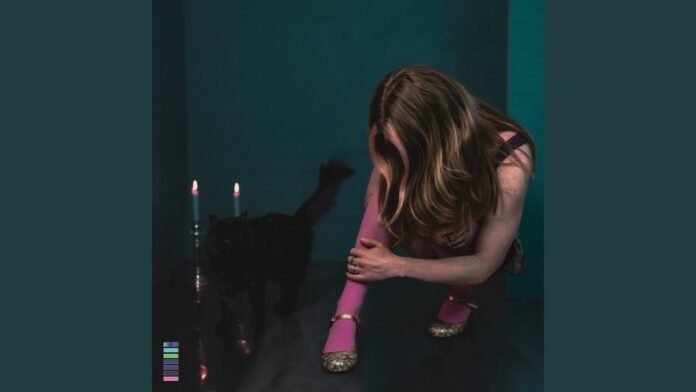 Holly Hebe - Maybe I’m Growing