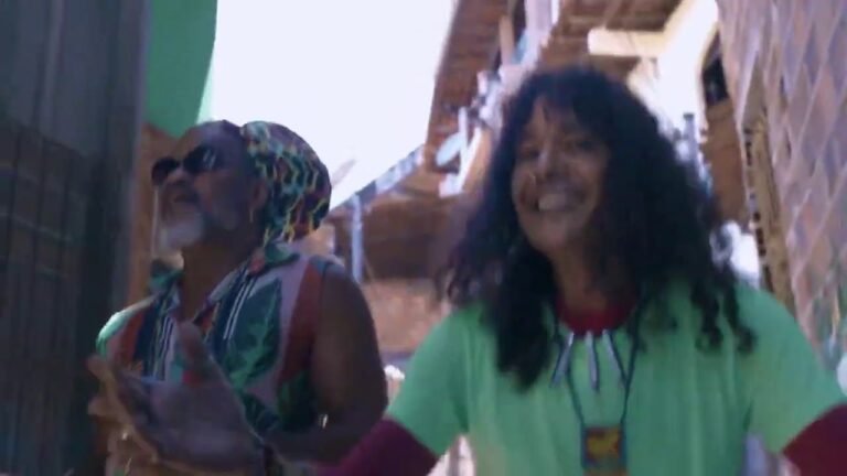 Carlinhos Brown – Sair Pra Vencer (part. Luiz Caldas) (Letra & Video)