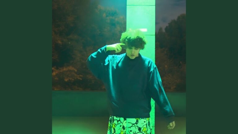 xe1to – Твоему (Yours) Lyrics & Video