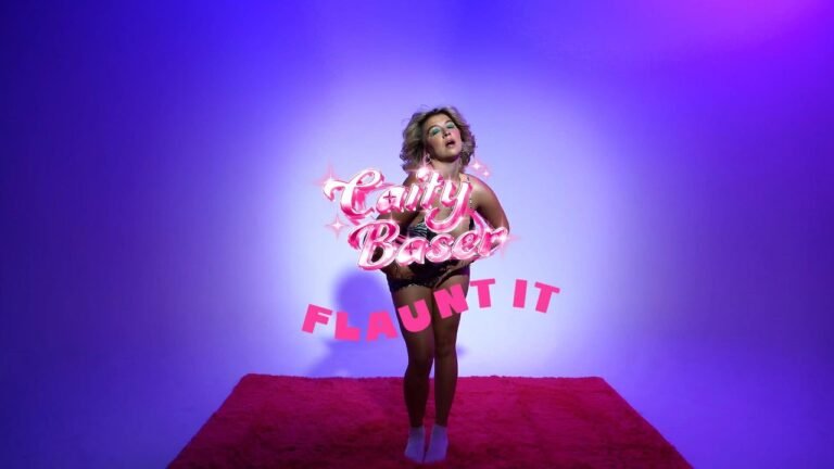 Caity Baser – Flaunt It (Letra & Video)