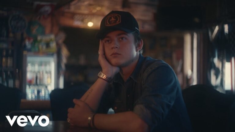 Waylon Wyatt – The Dress (Lyrics & Video)